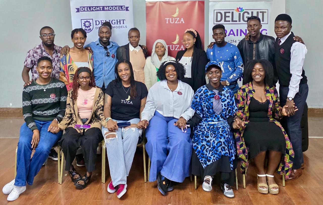 A moment of reflection and connection during a Tuza community event